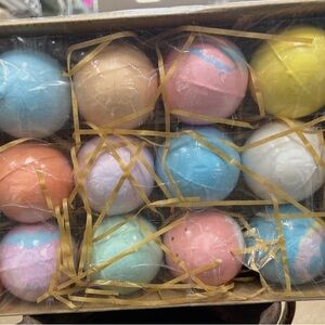 Vibrant Bath Bomb Collection

This would make a Great Easter Basket item!